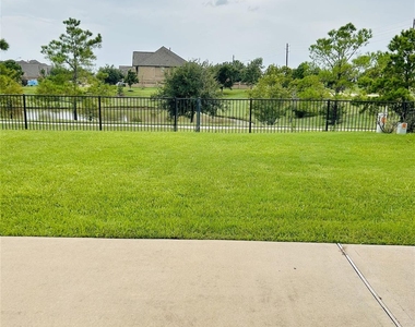 4423 Fenetre Forest Street - Photo Thumbnail 2