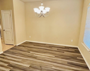 4423 Fenetre Forest Street - Photo Thumbnail 27
