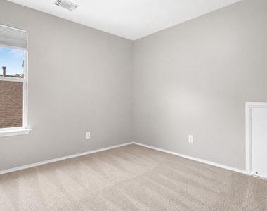 6 Thicket Grove Place - Photo Thumbnail 34