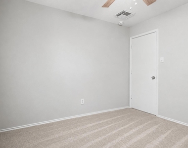 6 Thicket Grove Place - Photo Thumbnail 41