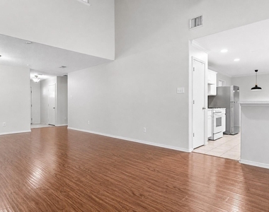 6 Thicket Grove Place - Photo Thumbnail 10
