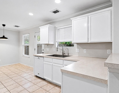 6 Thicket Grove Place - Photo Thumbnail 13