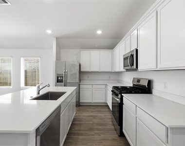 5111 Winslow Grove Drive - Photo Thumbnail 8