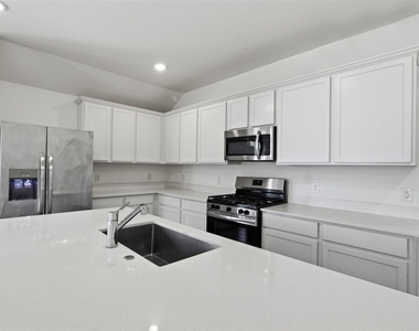 5111 Winslow Grove Drive - Photo Thumbnail 7
