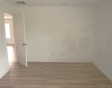 8831 Bar Harbor Drive - Photo Thumbnail 6