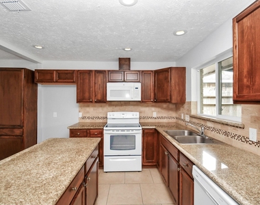 10131 Kent Towne Ln - Photo Thumbnail 6