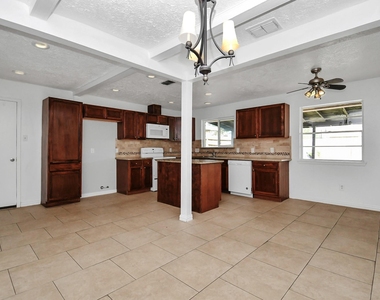 10131 Kent Towne Ln - Photo Thumbnail 8