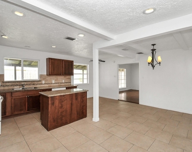 10131 Kent Towne Ln - Photo Thumbnail 21