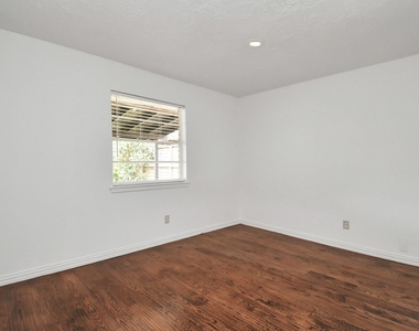 10131 Kent Towne Ln - Photo Thumbnail 24