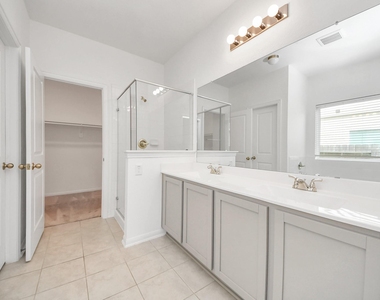 4919 Fairwater Court - Photo Thumbnail 9