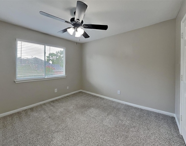 20703 Emerald Spruce Court - Photo Thumbnail 12