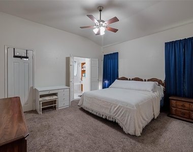 21314 Bella Flora Court - Photo Thumbnail 11