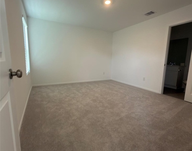 1515 Golden Iris Drive - Photo Thumbnail 3