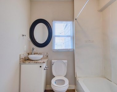 3201 Adelia Street - Photo Thumbnail 10