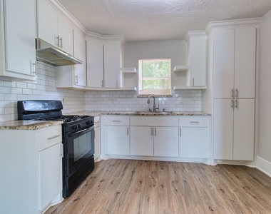 3201 Adelia Street - Photo Thumbnail 7