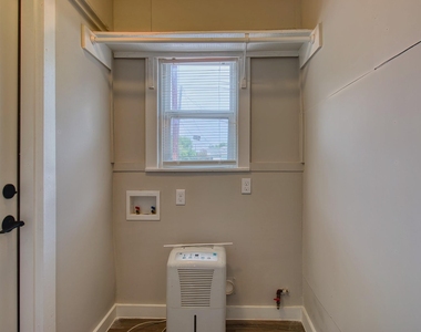 3201 Adelia Street - Photo Thumbnail 13