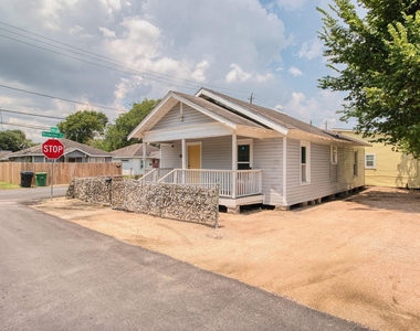 3201 Adelia Street - Photo Thumbnail 14
