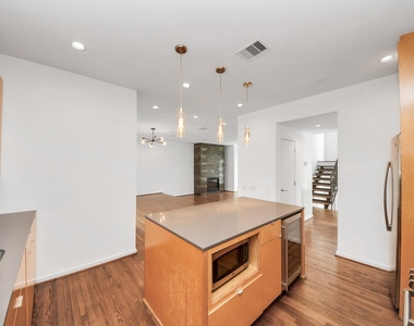 1823 Southmore Boulevard - Photo Thumbnail 12