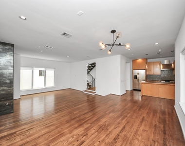 1823 Southmore Boulevard - Photo Thumbnail 15