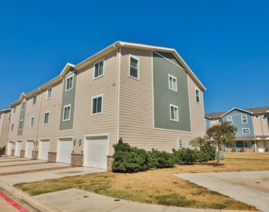 21155 Gosling Road - Photo Thumbnail 22