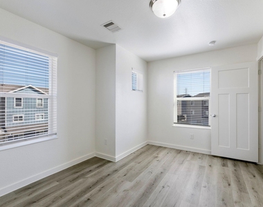 21155 Gosling Road - Photo Thumbnail 14