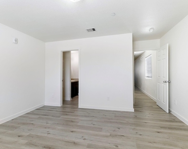 21155 Gosling Road - Photo Thumbnail 11