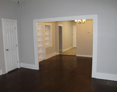 402 Granberry Street - Photo Thumbnail 3