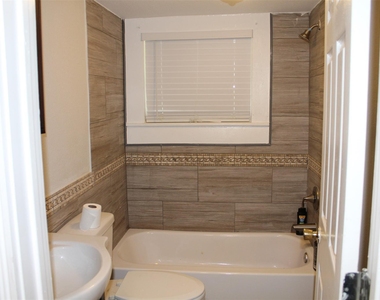 402 Granberry Street - Photo Thumbnail 7