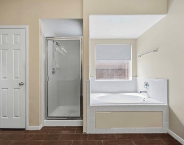 3821 Houston Lake Drive - Photo Thumbnail 23