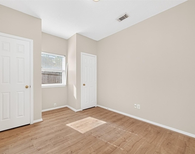 1514 Melissa Drive - Photo Thumbnail 9