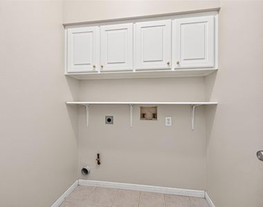 1514 Melissa Drive - Photo Thumbnail 14