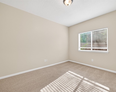 1514 Melissa Drive - Photo Thumbnail 13
