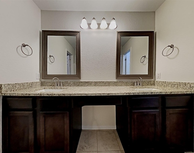 16706 E Whimbrel Circle - Photo Thumbnail 11