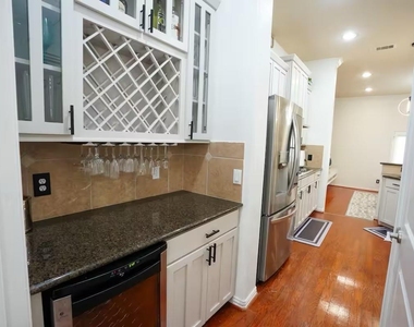 5625 Dolores Place Lane - Photo Thumbnail 10