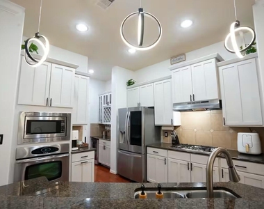 5625 Dolores Place Lane - Photo Thumbnail 11