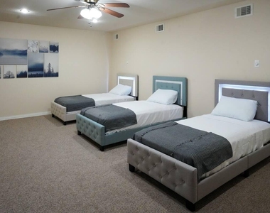 5625 Dolores Place Lane - Photo Thumbnail 34