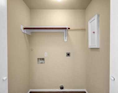 172 Binnacle Ct - Photo Thumbnail 17