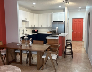 9420 Seawall Boulevard - Photo Thumbnail 2
