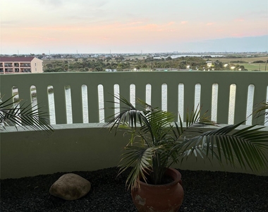 9420 Seawall Boulevard - Photo Thumbnail 19