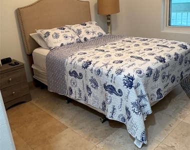 9420 Seawall Boulevard - Photo Thumbnail 6