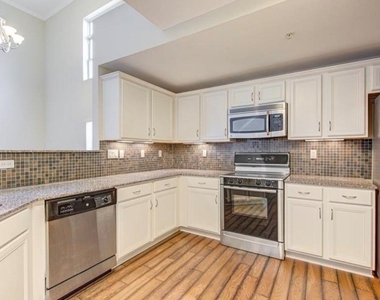 3501 Chenevert Street - Photo Thumbnail 32