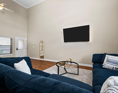3501 Chenevert Street - Photo Thumbnail 22