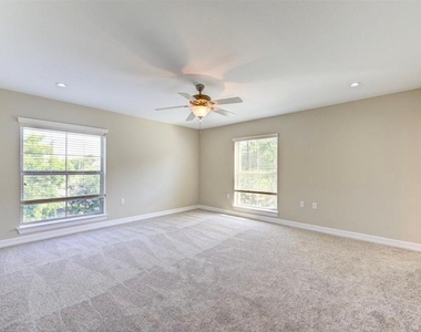 3501 Chenevert Street - Photo Thumbnail 27