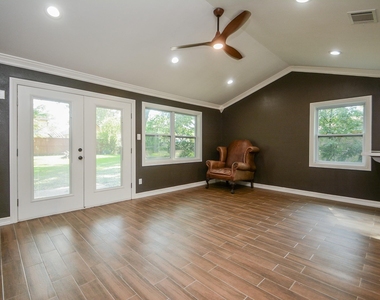 12315 Maxim Drive - Photo Thumbnail 8