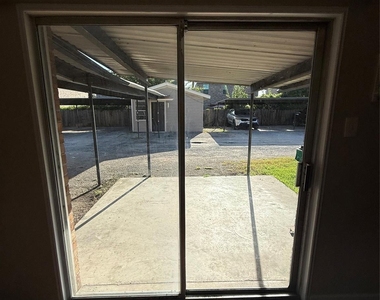 1503 Donovan Street - Photo Thumbnail 15