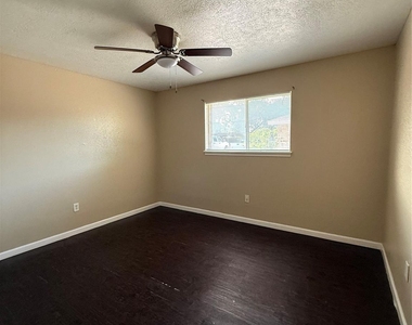 1503 Donovan Street - Photo Thumbnail 9