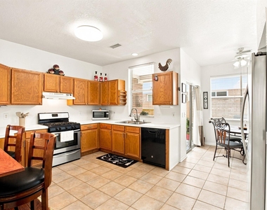 2910 Greenvalley Trail Drive - Photo Thumbnail 7