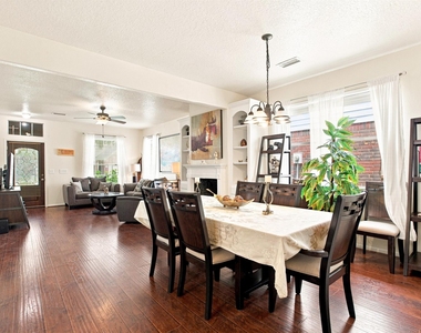 2910 Greenvalley Trail Drive - Photo Thumbnail 5