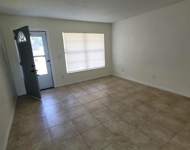 1190 Pine Valley Lane - Photo Thumbnail 6