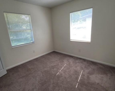1190 Pine Valley Lane - Photo Thumbnail 8